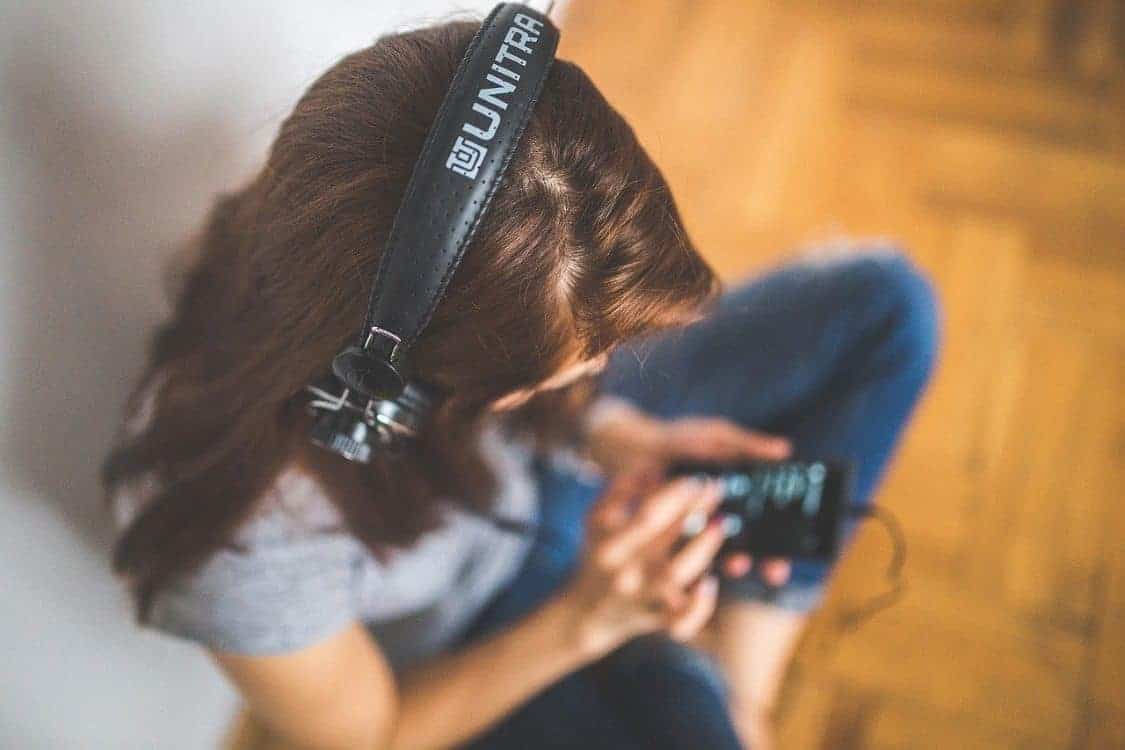 girl listening music