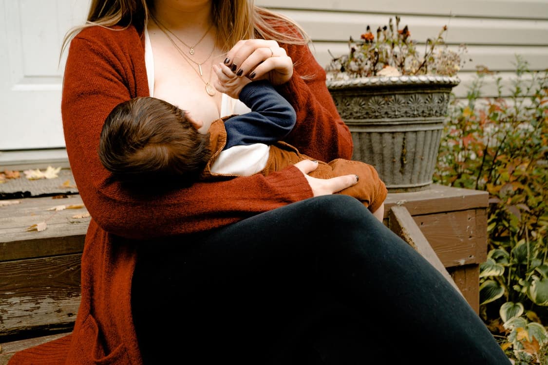 breastfeeding mom