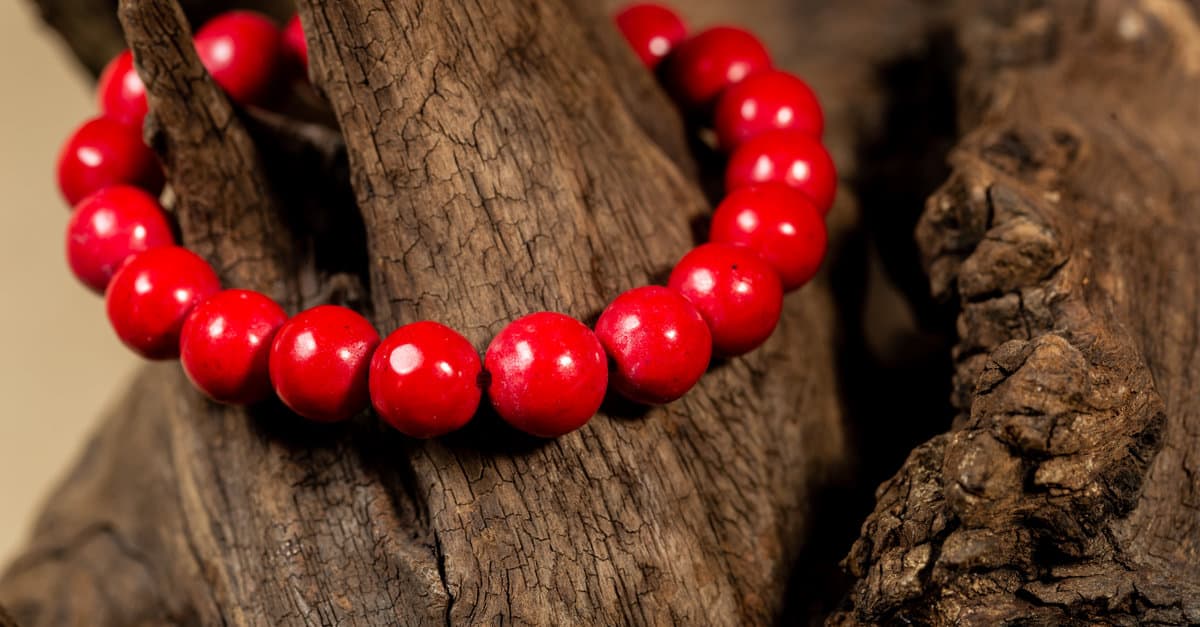 For Root Chakra Awakens Kundalini Energy Dream Recall Red Jasper Crystal Healing Pendant Balance Facilitates Shamanic Journeys With Stylish Chain Quick Thinking Courage Provides Protection