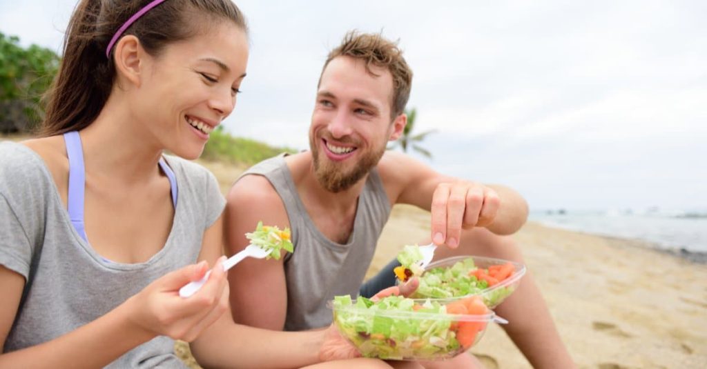 couple eating a salad