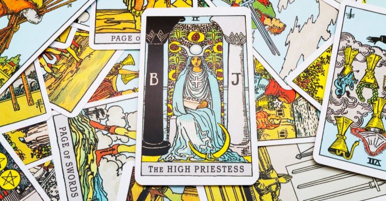High Priestess and Dreams Meaning (A-Z Interpretation Guide)