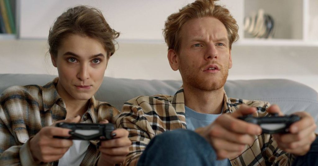 couple playing video game