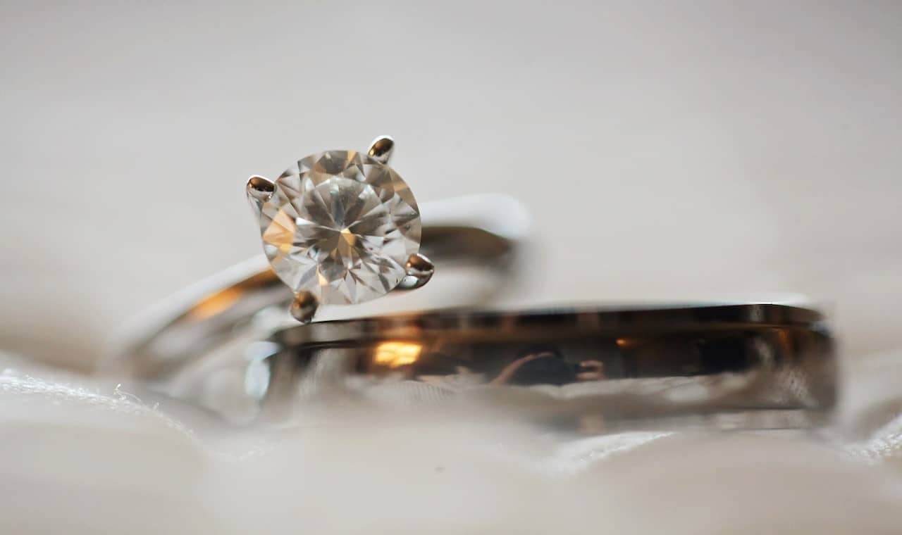 42 Spiritual Meanings of Dreams About Diamonds