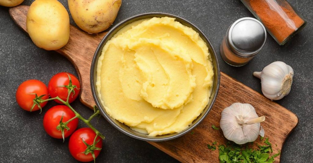 mashed potatoes in a bowl