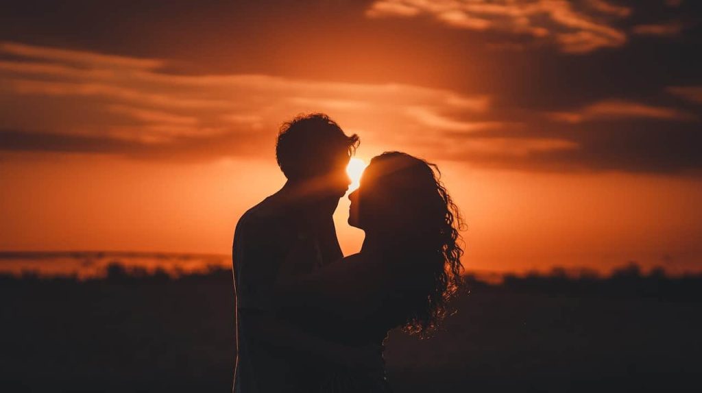 silhoutte of couple