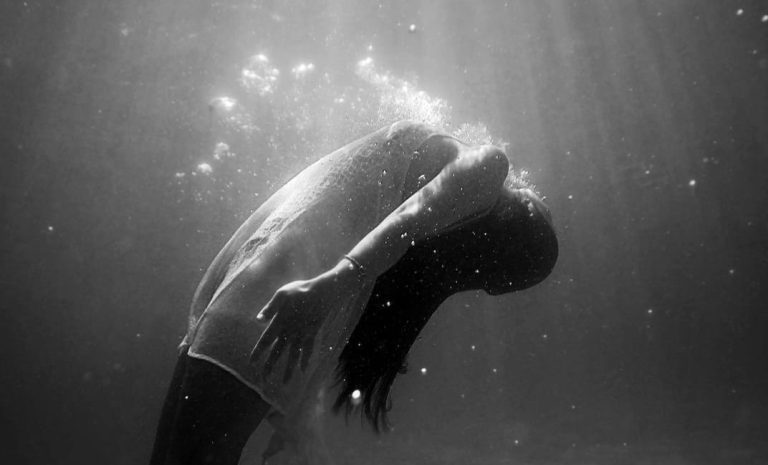 5 Unexpected Biblical Meanings of Someone Drowning in a Dream