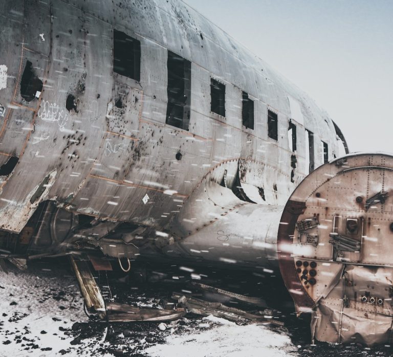 15 Spiritual Meanings When You Dream of a Plane Crash