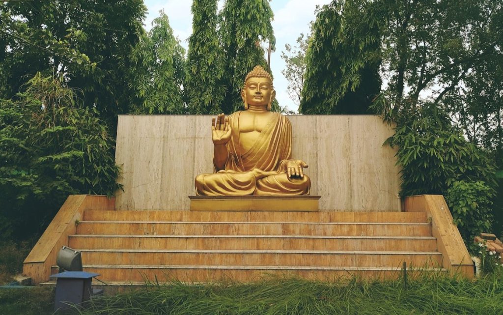 golden buddha statue